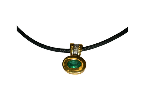 Collier or jaune émeraude et 3 diamants