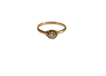 Bague or gris ornée d'un superbe diamant