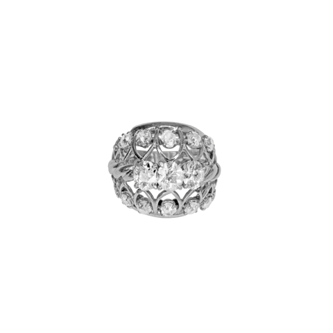 Bague en platine ornée de 3 lignes de diamants