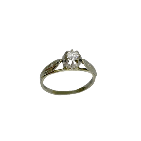 Bague or gris avec superbe diamant monté solitaire