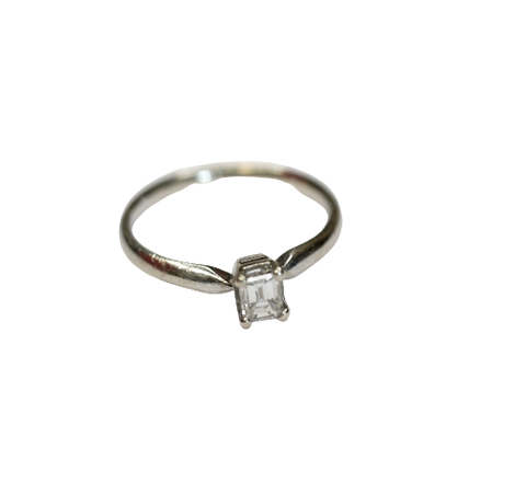 Bague de fiançailles en or gris