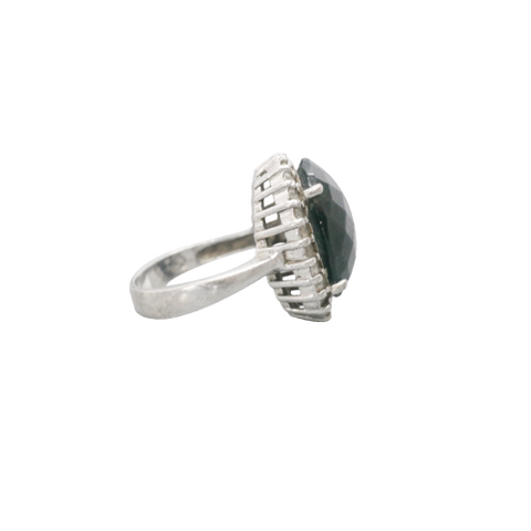 Bague en argent avec pierre noire à facettes