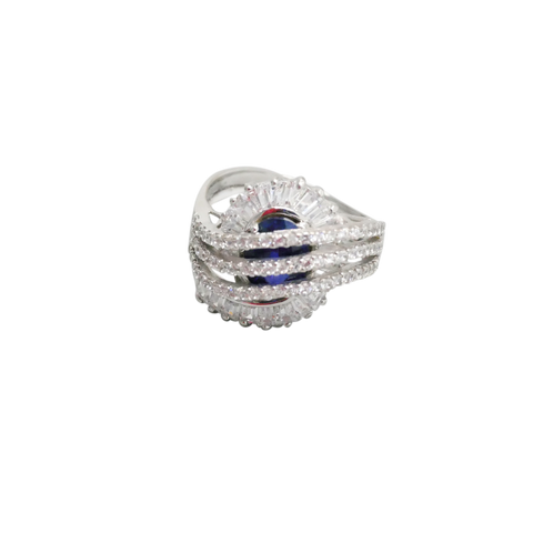 Bague or gris 750 montée d'une magnifique pierre bleue ciel