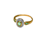 Bague or jaune 750, émeraude centrale en cabochon
