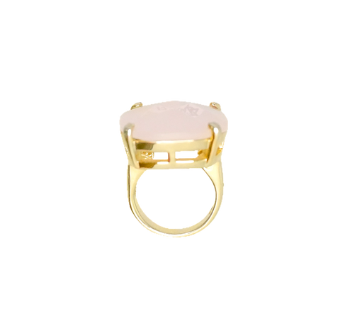 Bague cocktail avec pierre rose à facettes